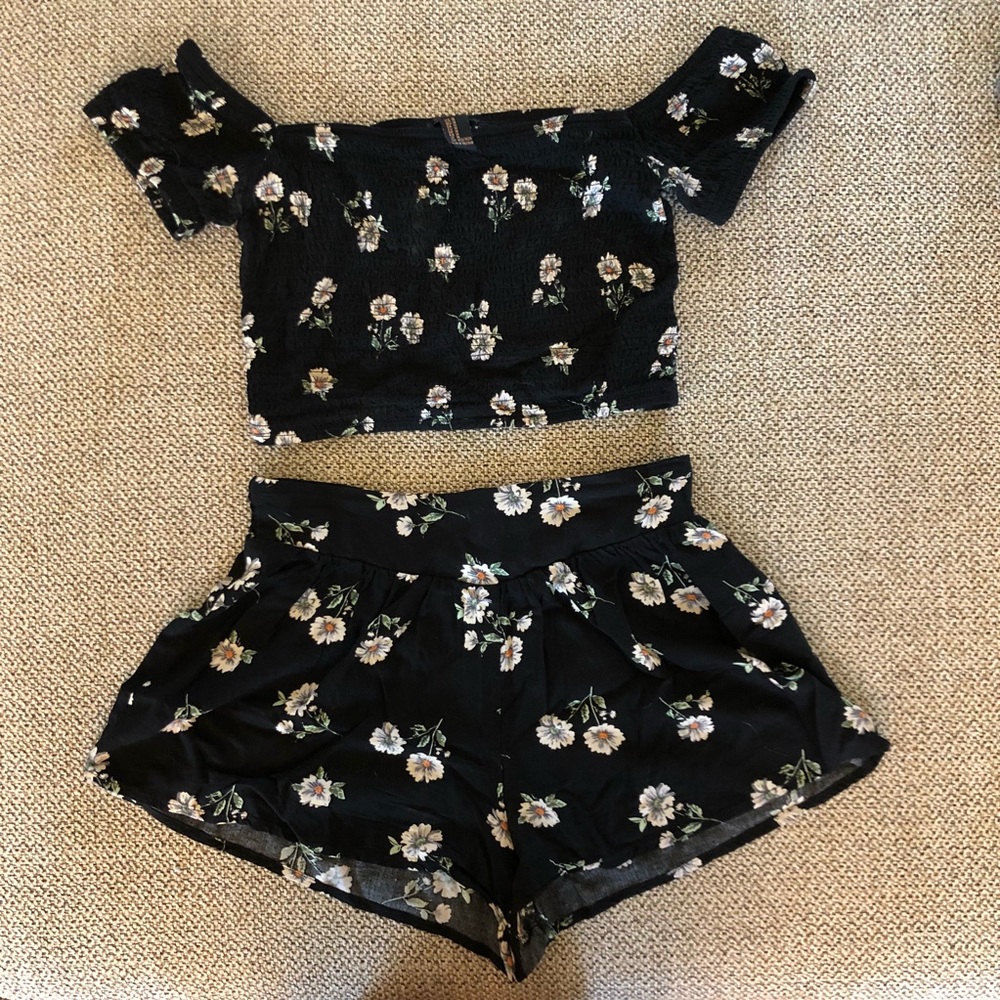 Two-Piece Set